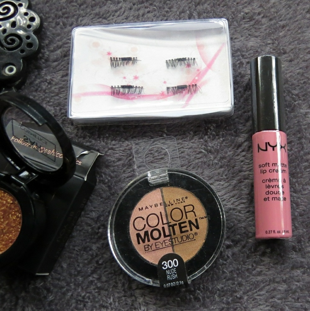 All New Makeup - Picture 2 of 4